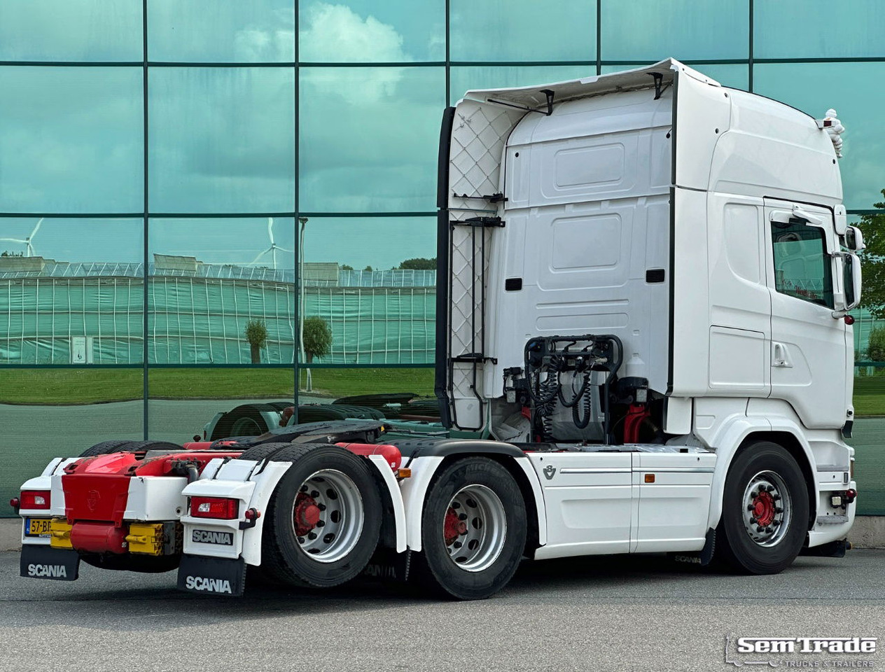 Scania R580 V8 Euro 6 Retarder Full Options Special Interior Super Condition - Trekker: afbeelding 4 Scania R580 V8 Euro 6 Retarder Full Options Special Interior Super Condition - Trekker: afbeelding 4