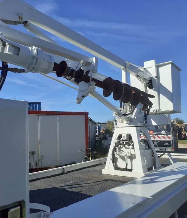 Camion tarieres Plantation Poteaux France Telecom - Vrachtwagen met open laadbak, Kraanwagen: afbeelding 4 Camion tarieres Plantation Poteaux France Telecom - Vrachtwagen met open laadbak, Kraanwagen: afbeelding 4