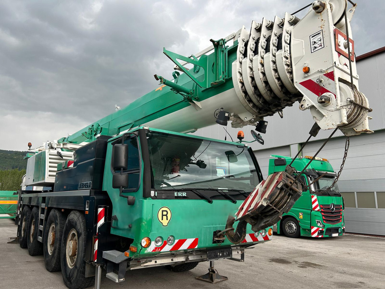 LIEBHERR LTM 1090-4.1 - Mobiele kraan: afbeelding 2 LIEBHERR LTM 1090-4.1 - Mobiele kraan: afbeelding 2