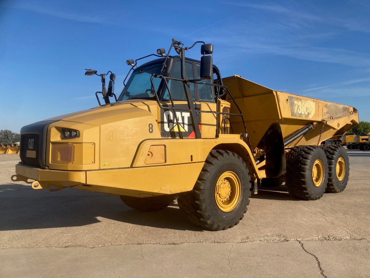 CATERPILLAR 730C - Kiepwagen met knikbesturing: afbeelding 1 CATERPILLAR 730C - Kiepwagen met knikbesturing: afbeelding 1