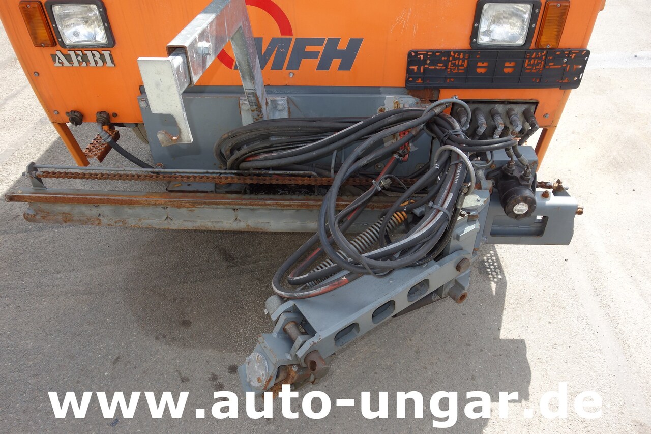 Aebi Schmidt MFH 5000 Kehrmaschine Ersatzteilträger - SpareParts EZ 2000 - Veegwagen: afbeelding 4 Aebi Schmidt MFH 5000 Kehrmaschine Ersatzteilträger - SpareParts EZ 2000 - Veegwagen: afbeelding 4
