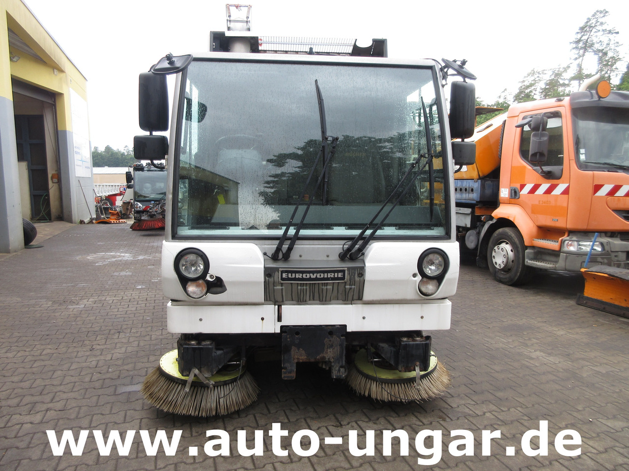 BUCHER CC5000 Kehrmaschine Motorschaden - Euro 5 Kärcher am Heck - Veegwagen: afbeelding 2 BUCHER CC5000 Kehrmaschine Motorschaden - Euro 5 Kärcher am Heck - Veegwagen: afbeelding 2