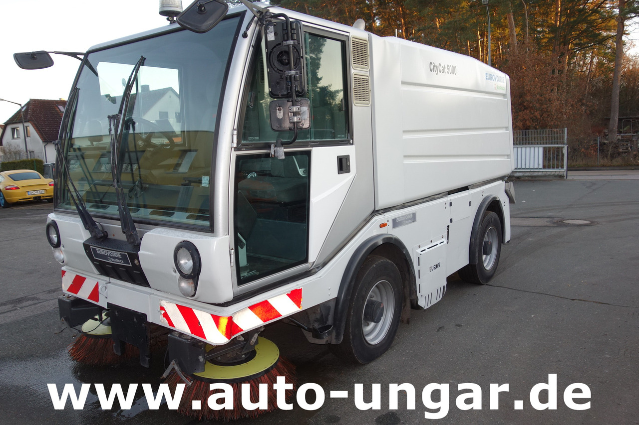 Bucher CityCat CC5000 RosRoca Kehrmaschine 4-Rad Lenkung Euro 5 - Veegwagen: afbeelding 3 Bucher CityCat CC5000 RosRoca Kehrmaschine 4-Rad Lenkung Euro 5 - Veegwagen: afbeelding 3