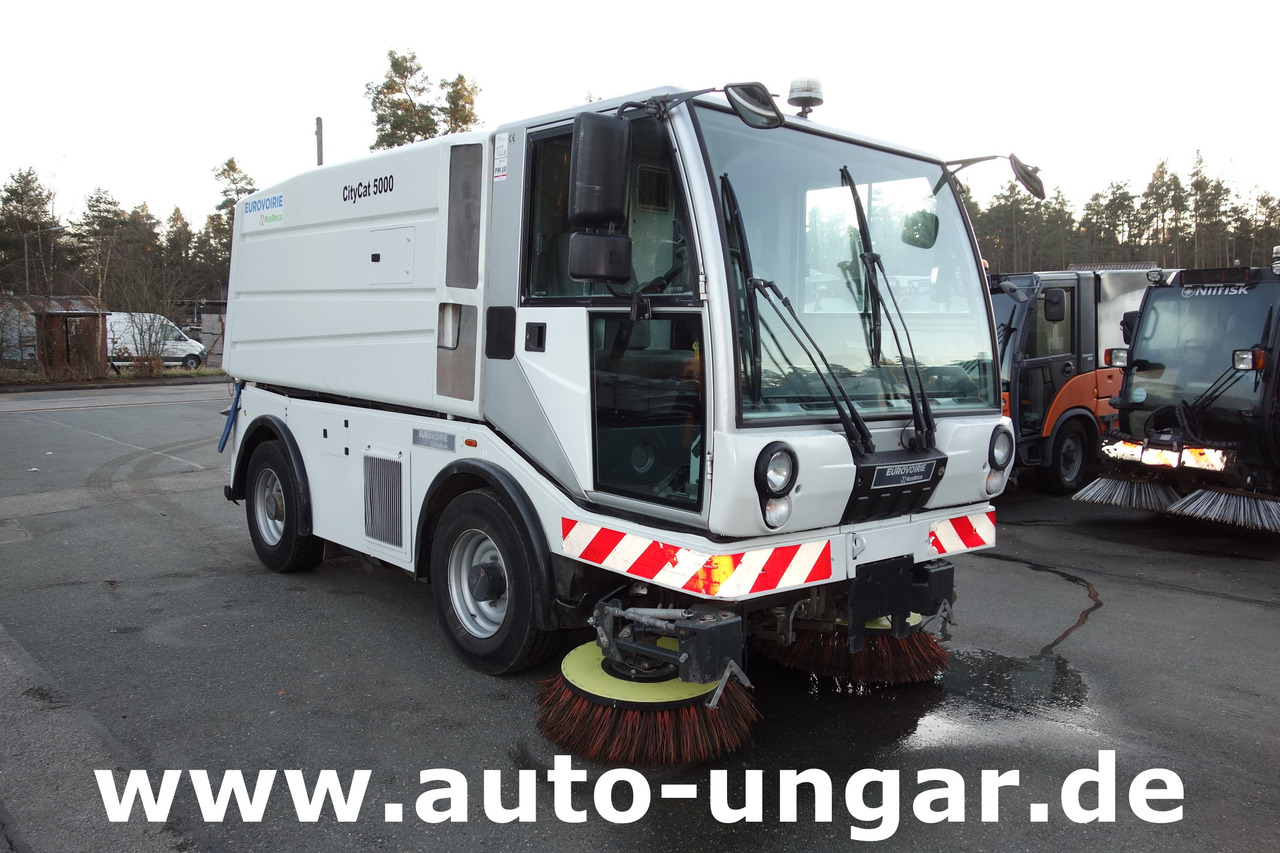 Bucher CityCat CC5000 RosRoca Kehrmaschine 4-Rad Lenkung Euro 5 - Veegwagen: afbeelding 1 Bucher CityCat CC5000 RosRoca Kehrmaschine 4-Rad Lenkung Euro 5 - Veegwagen: afbeelding 1