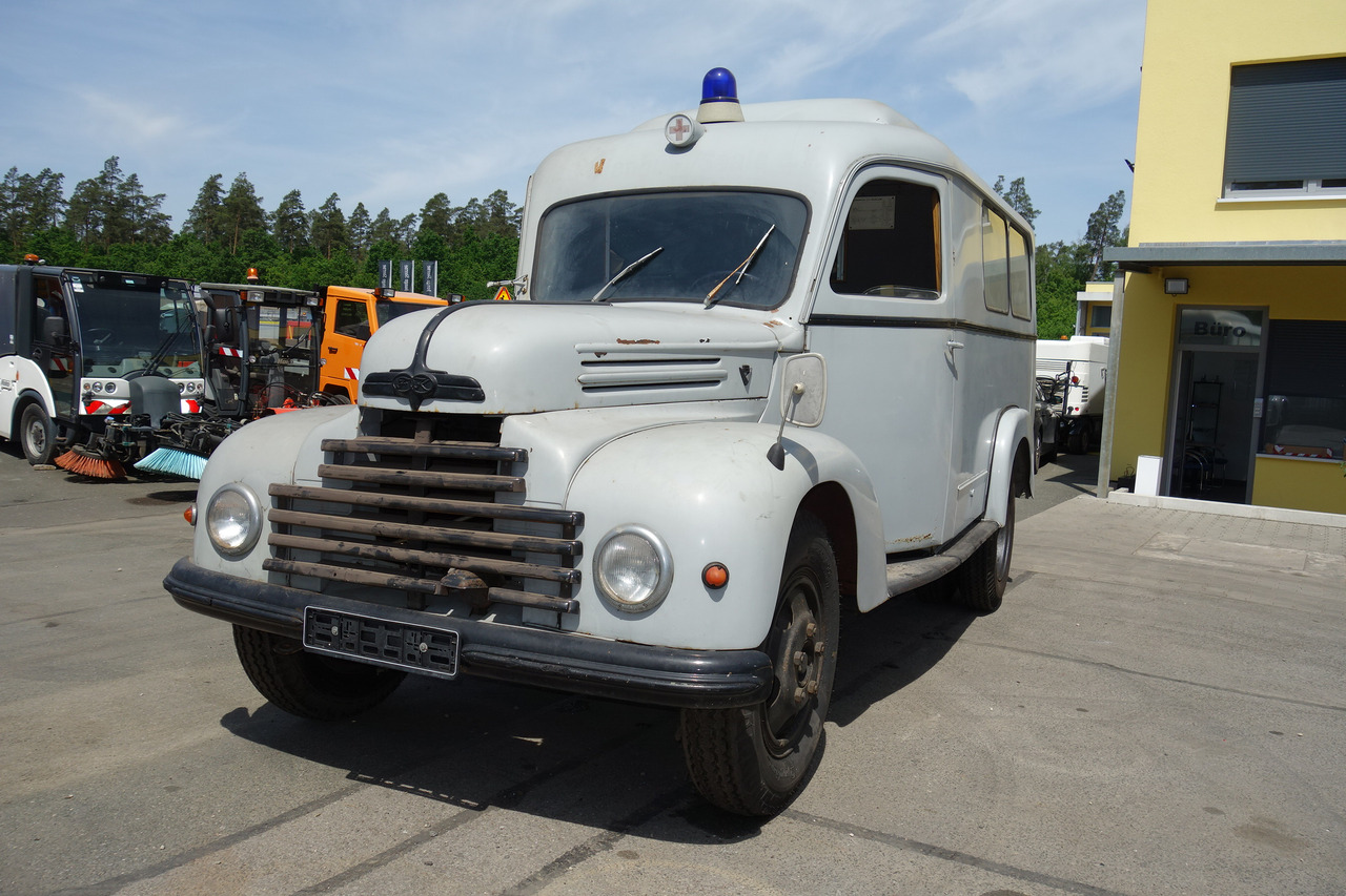 FORD Ford FK 3500 V8 mit H-Kennzeichen Oldtimer - Ambulance: afbeelding 1 FORD Ford FK 3500 V8 mit H-Kennzeichen Oldtimer - Ambulance: afbeelding 1