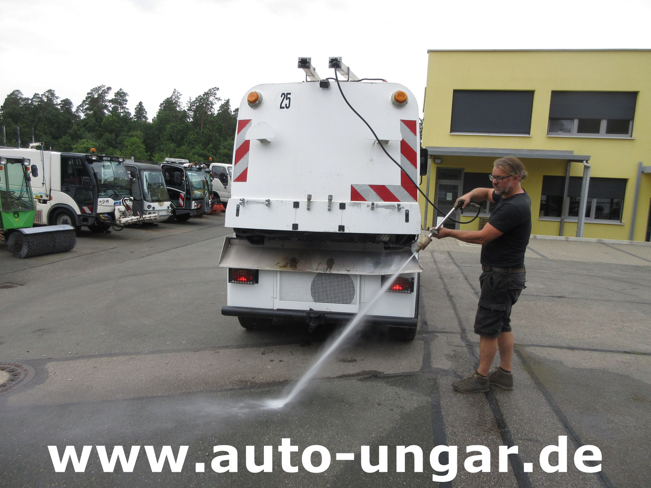 Bucher CityLav 5000 CC 5000 EU5 Hochdruckreiniger am Heck Wasserwagen Gießwagen - Gemeentelijke machine/ Speciaal: afbeelding 5 Bucher CityLav 5000 CC 5000 EU5 Hochdruckreiniger am Heck Wasserwagen Gießwagen - Gemeentelijke machine/ Speciaal: afbeelding 5
