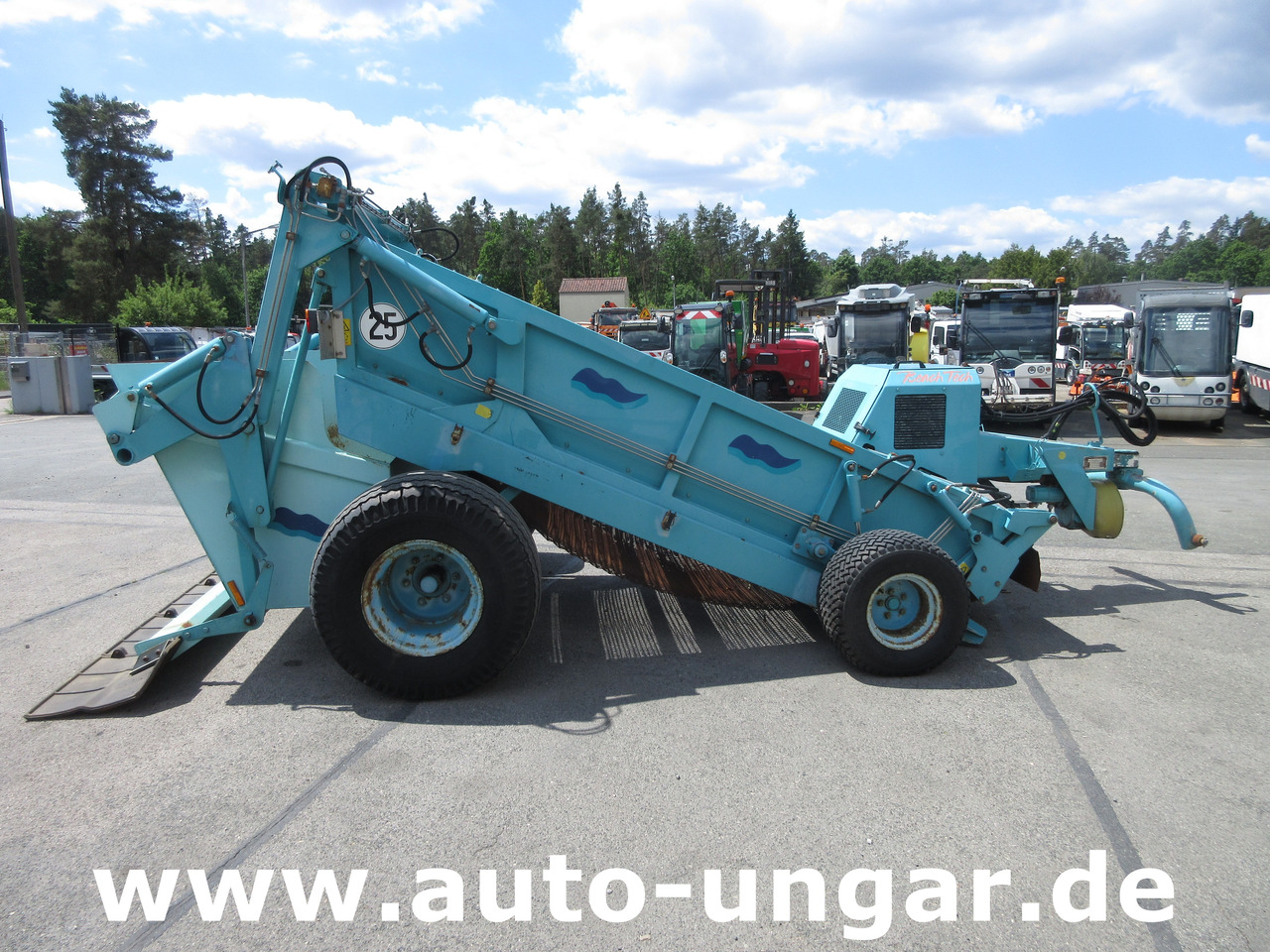 Kässbohrer BeachTech STR 2000 BeachCleaner Strandreiniger καθαριστής παραλίας - Gemeentelijke machine/ Speciaal: afbeelding 5 Kässbohrer BeachTech STR 2000 BeachCleaner Strandreiniger καθαριστής παραλίας - Gemeentelijke machine/ Speciaal: afbeelding 5