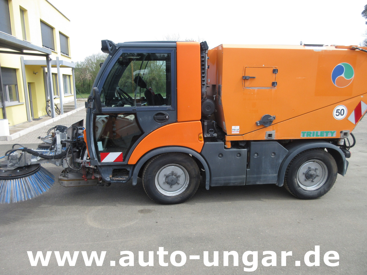 Multicar Tremo X56 4x4 Euro 5 Bj. 2015 Trilety TXK Kehr-Aufbau Motorschaden - Gemeentelijke machine/ Speciaal: afbeelding 4 Multicar Tremo X56 4x4 Euro 5 Bj. 2015 Trilety TXK Kehr-Aufbau Motorschaden - Gemeentelijke machine/ Speciaal: afbeelding 4