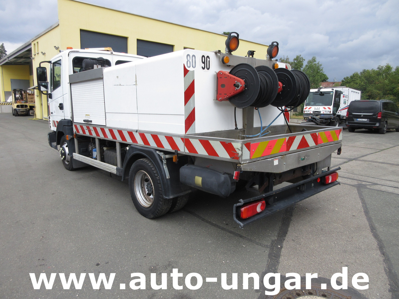 NISSAN Atleon 70.14 mit Hochdruckreiniger Wasserwagen Waschwagen Kärcher High Pressure - Gemeentelijke machine/ Speciaal: afbeelding 5 NISSAN Atleon 70.14 mit Hochdruckreiniger Wasserwagen Waschwagen Kärcher High Pressure - Gemeentelijke machine/ Speciaal: afbeelding 5