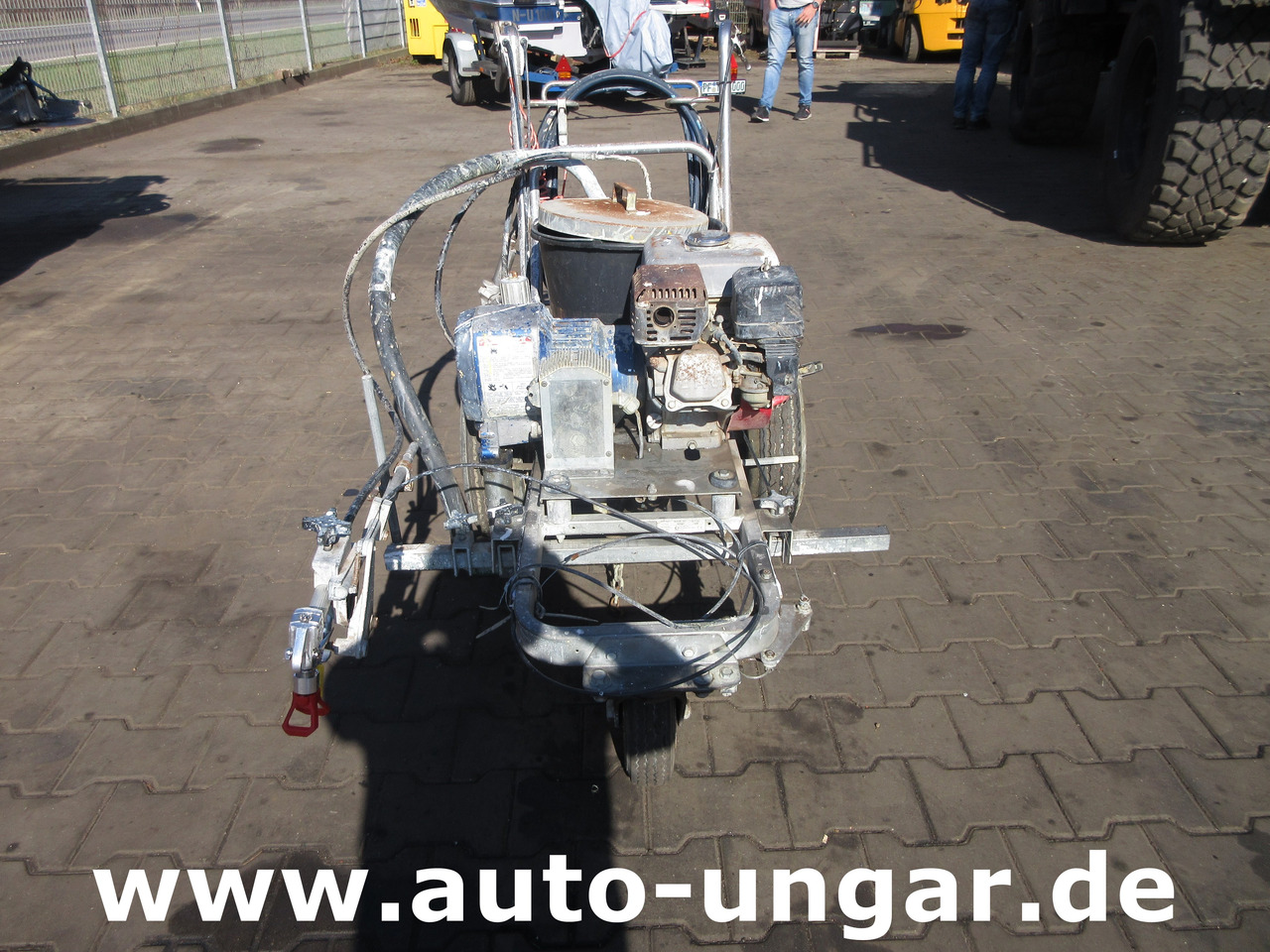 Graco LineLazer Striper GM 5000 Airless Roadmarking Machine Straßenmarkierung - Asfaltmachine: afbeelding 2 Graco LineLazer Striper GM 5000 Airless Roadmarking Machine Straßenmarkierung - Asfaltmachine: afbeelding 2