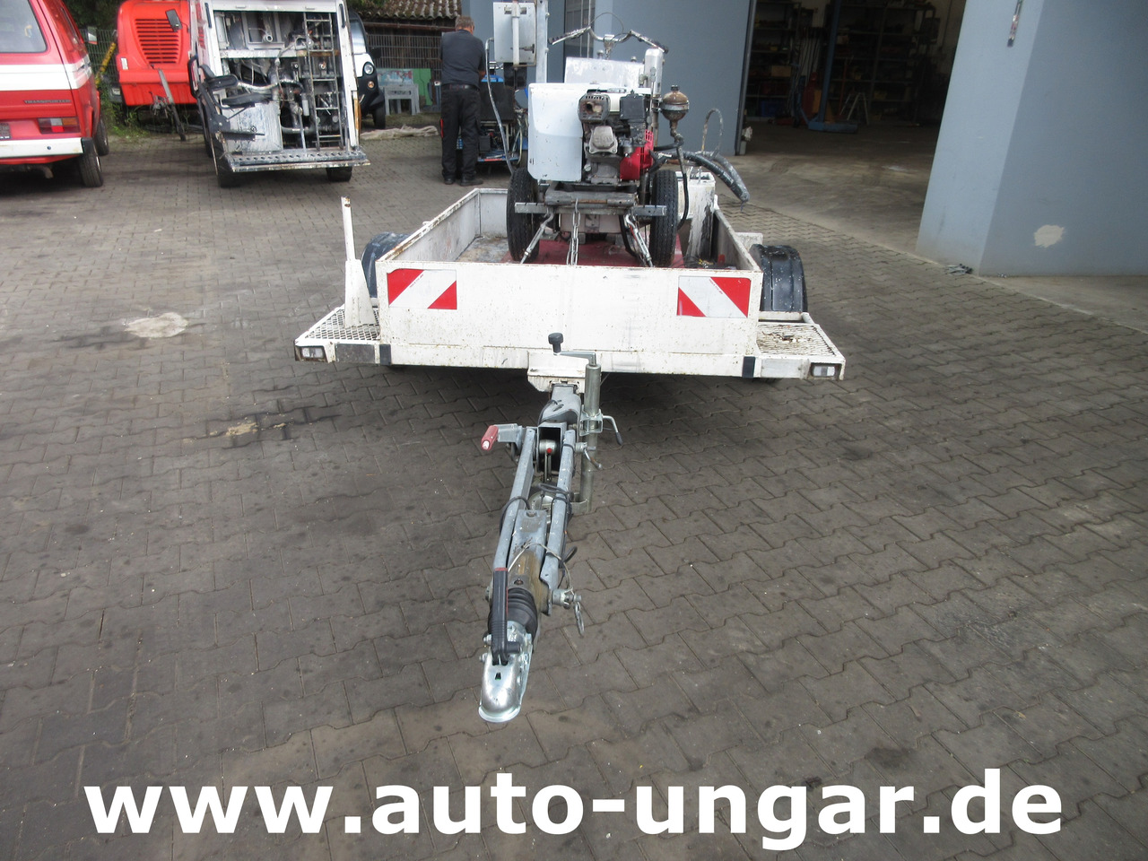 Graco Zebra 5 Airless Traceuse Markiermaschine Roadmarking Machine mit Trailer Hofmann - Asfaltmachine: afbeelding 2 Graco Zebra 5 Airless Traceuse Markiermaschine Roadmarking Machine mit Trailer Hofmann - Asfaltmachine: afbeelding 2