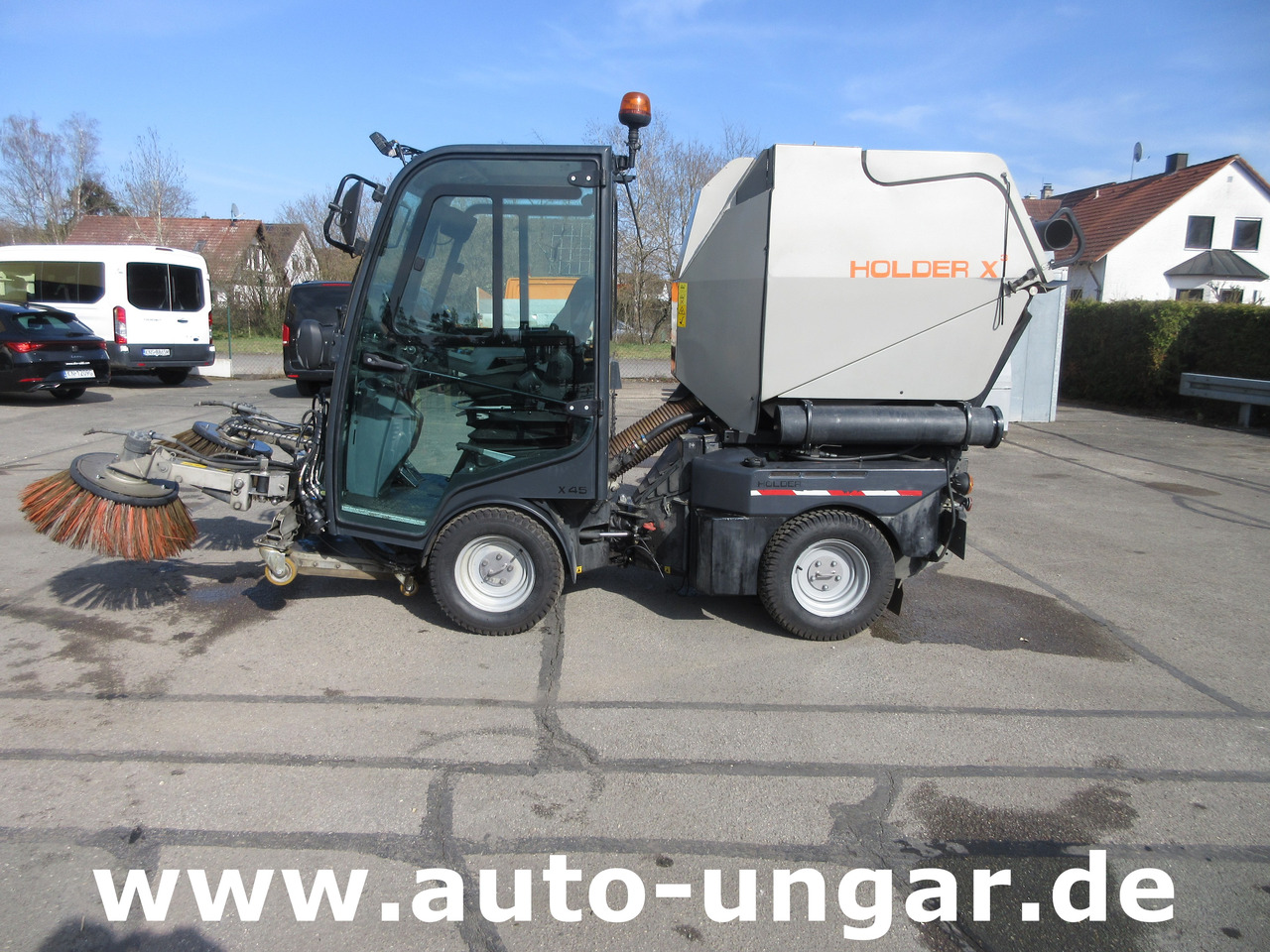 Holder X45 Kubota Diesel Motor Baujahr 2019 Allrad Kehrmaschine Geräteträger - Gemeentelijke tractor: afbeelding 3 Holder X45 Kubota Diesel Motor Baujahr 2019 Allrad Kehrmaschine Geräteträger - Gemeentelijke tractor: afbeelding 3