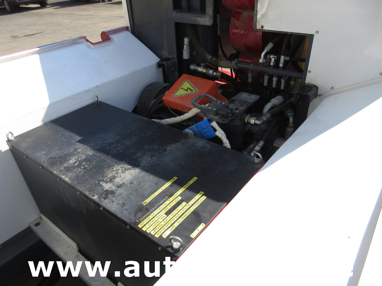 Elektrische vrachtvoertuig OKAY 3500 Elektra 80V IceResurfacer Elektro Eisbearbeitungsmaschine Zamboni: afbeelding 18