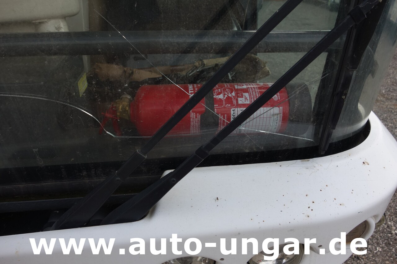 Ravo C540 / 530 Kehrmaschine - Kärcher - Heckabsaugung - Motorschaden - Veegwagen: afbeelding 4 Ravo C540 / 530 Kehrmaschine - Kärcher - Heckabsaugung - Motorschaden - Veegwagen: afbeelding 4