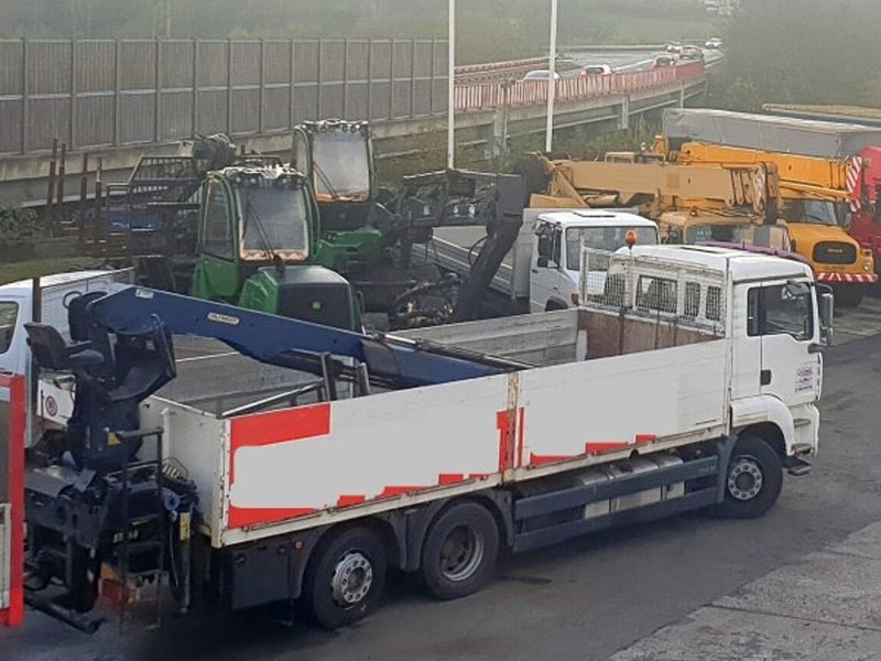 MAN 6x2 EUR4 TGA 26.430 BL crane REMOTE - Vrachtwagen met open laadbak, Kraanwagen: afbeelding 1 MAN 6x2 EUR4 TGA 26.430 BL crane REMOTE - Vrachtwagen met open laadbak, Kraanwagen: afbeelding 1