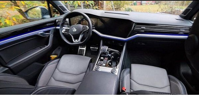 Volkswagen Touareg 3.0 TDi R-line 4-motion - SUV: afbeelding 4 Volkswagen Touareg 3.0 TDi R-line 4-motion - SUV: afbeelding 4
