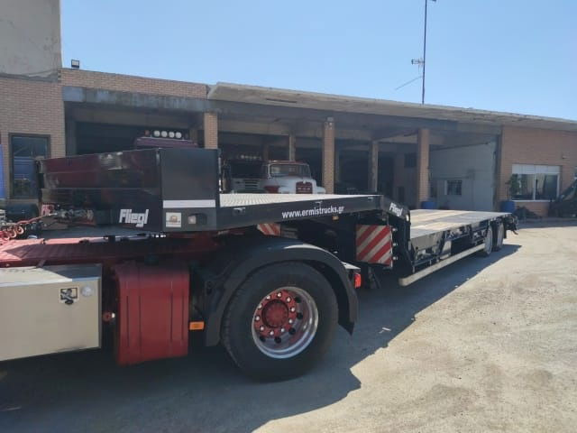 Fliegl D6 - Dieplader oplegger: afbeelding 4 Fliegl D6 - Dieplader oplegger: afbeelding 4