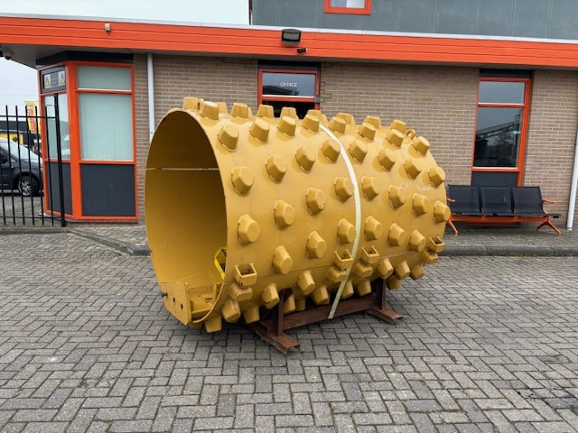 CATERPILLAR CS10/CS11/CS12/CS13 Padfoot kit - Asfaltwals: afbeelding 1 CATERPILLAR CS10/CS11/CS12/CS13 Padfoot kit - Asfaltwals: afbeelding 1