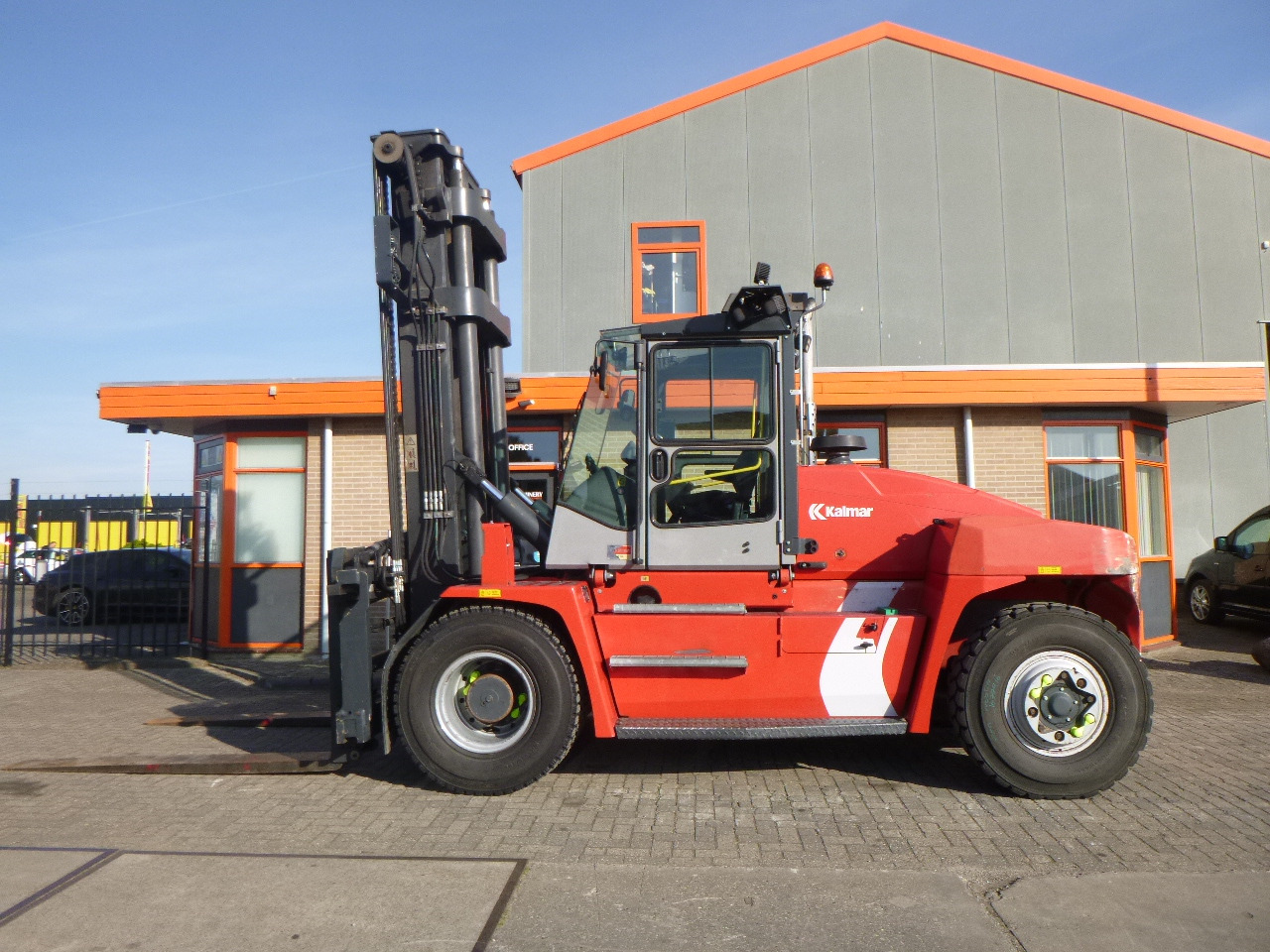 KALMAR DCG140-6 - Diesel heftruck: afbeelding 5 KALMAR DCG140-6 - Diesel heftruck: afbeelding 5