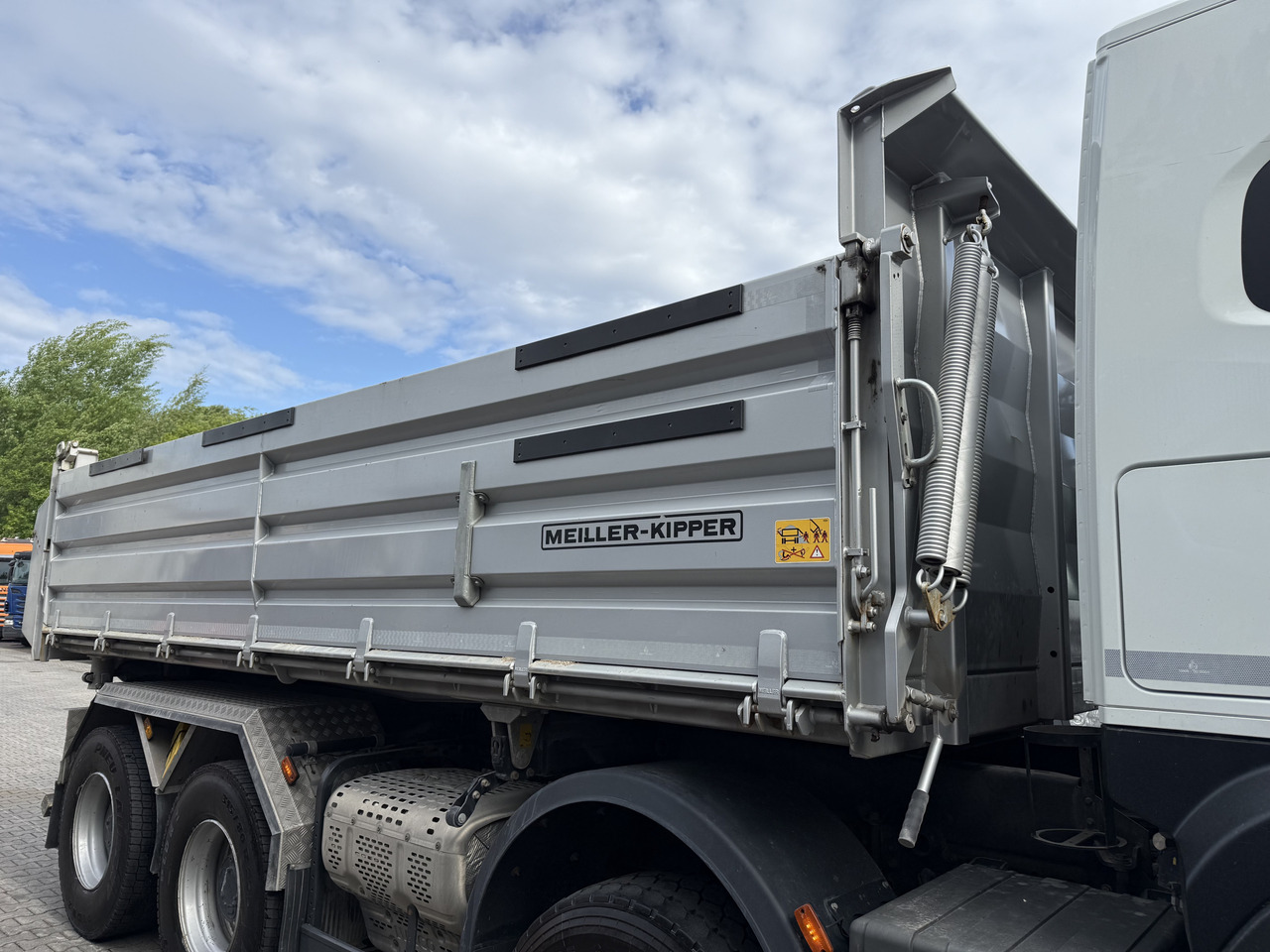 Iveco T-Way 510 / AT410T51 8X4 Meiller - Kipper vrachtwagen: afbeelding 2 Iveco T-Way 510 / AT410T51 8X4 Meiller - Kipper vrachtwagen: afbeelding 2