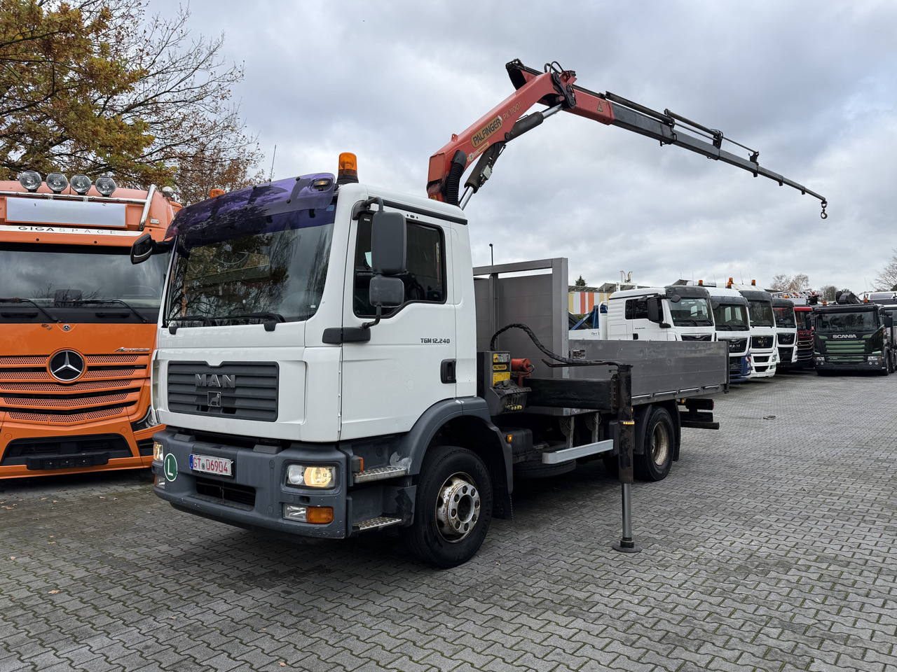 MAN TGM 12.240 Palfinger 11001 bis 19 Meter - Kraanwagen, Vrachtwagen met open laadbak: afbeelding 1 MAN TGM 12.240 Palfinger 11001 bis 19 Meter - Kraanwagen, Vrachtwagen met open laadbak: afbeelding 1
