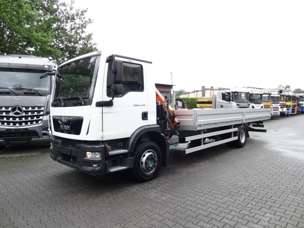 MAN TGM 15.250 Pesci SE78/2 Kran - Kraanwagen, Vrachtwagen met open laadbak: afbeelding 1 MAN TGM 15.250 Pesci SE78/2 Kran - Kraanwagen, Vrachtwagen met open laadbak: afbeelding 1