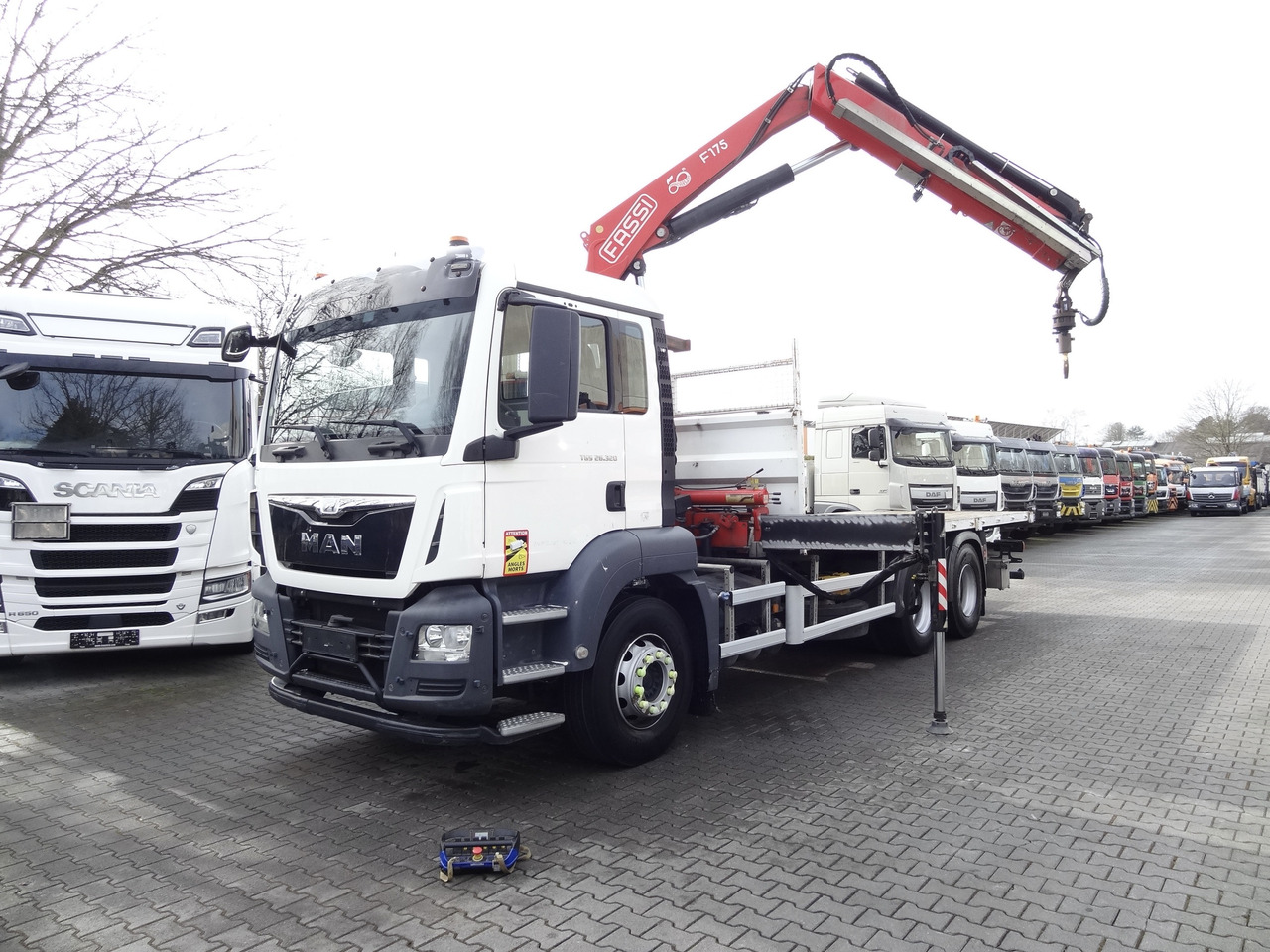 MAN TGS 26.320 6X4 BB mit Kran Fassi F175 - Vrachtwagen met open laadbak, Kraanwagen: afbeelding 1 MAN TGS 26.320 6X4 BB mit Kran Fassi F175 - Vrachtwagen met open laadbak, Kraanwagen: afbeelding 1