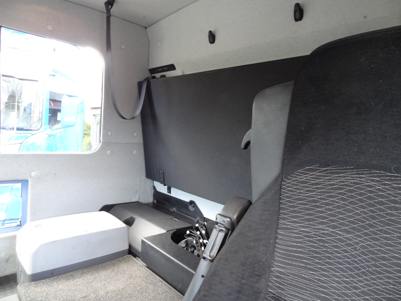 Mercedes-Benz Actros 2533 6X2 HMF 1820 Langmaterial - Vrachtwagen met open laadbak, Kraanwagen: afbeelding 5 Mercedes-Benz Actros 2533 6X2 HMF 1820 Langmaterial - Vrachtwagen met open laadbak, Kraanwagen: afbeelding 5