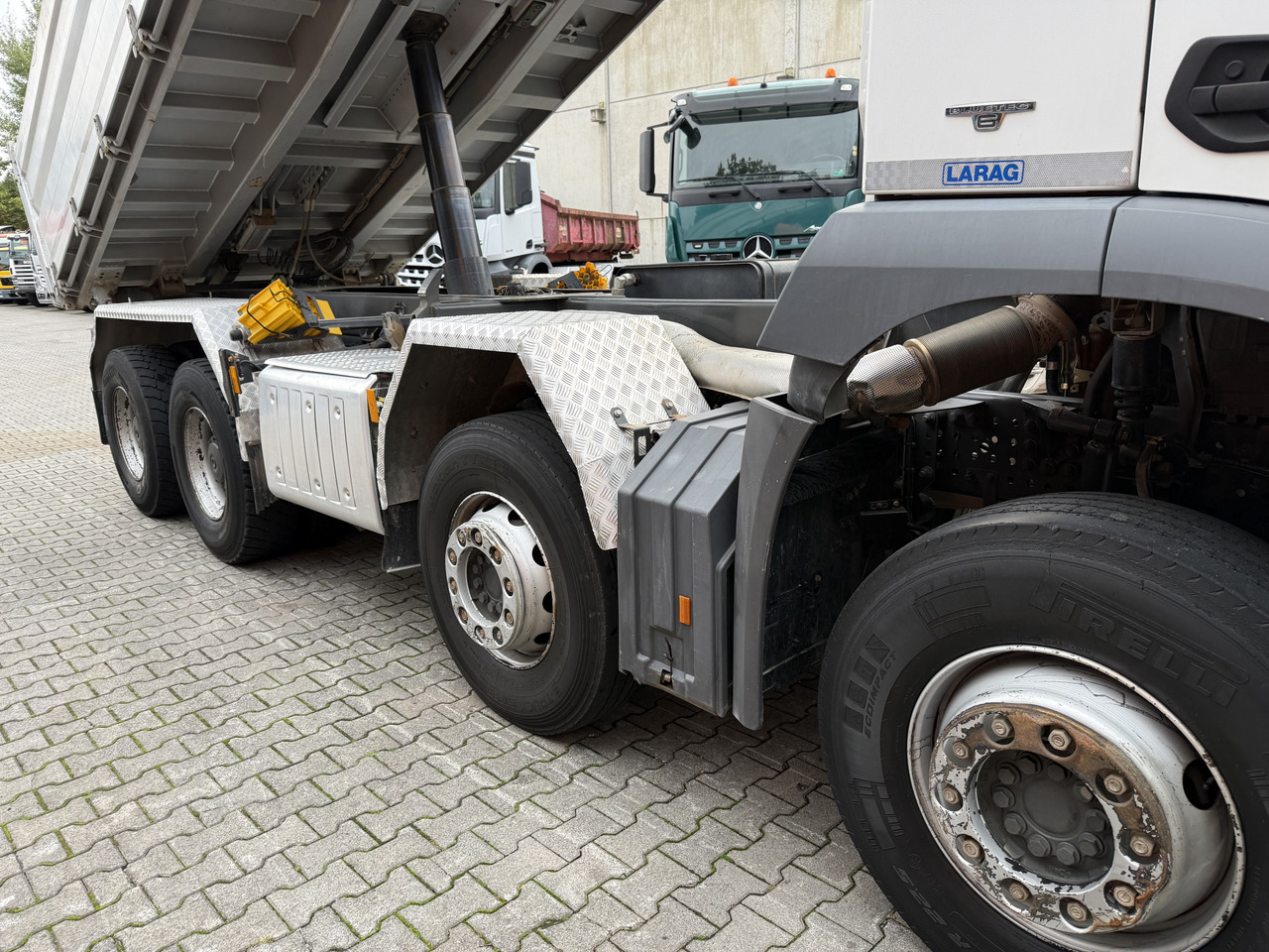 Mercedes-Benz Arocs 3246K 8X4 Meiller - Kipper vrachtwagen: afbeelding 4 Mercedes-Benz Arocs 3246K 8X4 Meiller - Kipper vrachtwagen: afbeelding 4