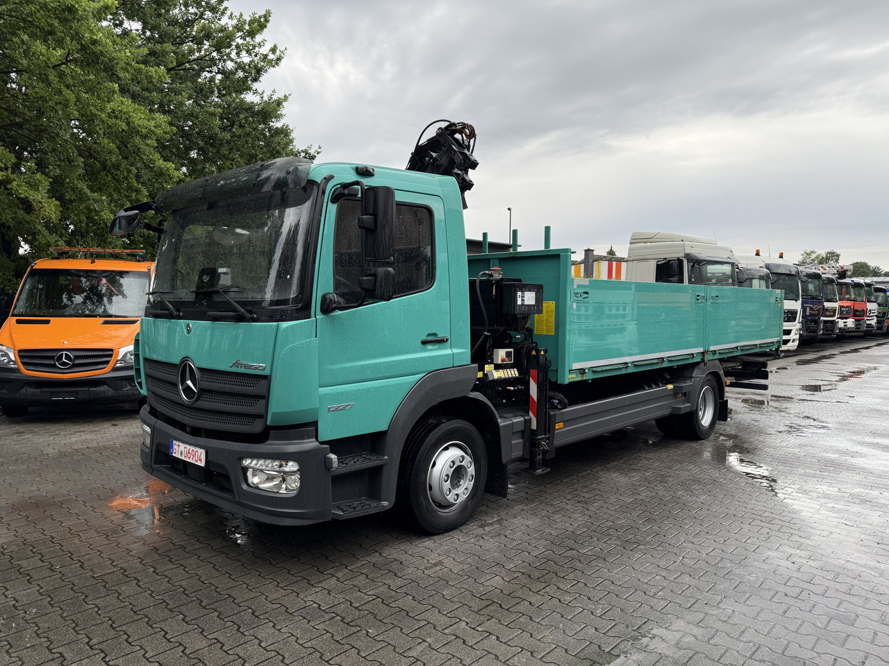 Mercedes-Benz Atego 1227 Kran MKG 96 - Vrachtwagen met open laadbak, Kraanwagen: afbeelding 1 Mercedes-Benz Atego 1227 Kran MKG 96 - Vrachtwagen met open laadbak, Kraanwagen: afbeelding 1
