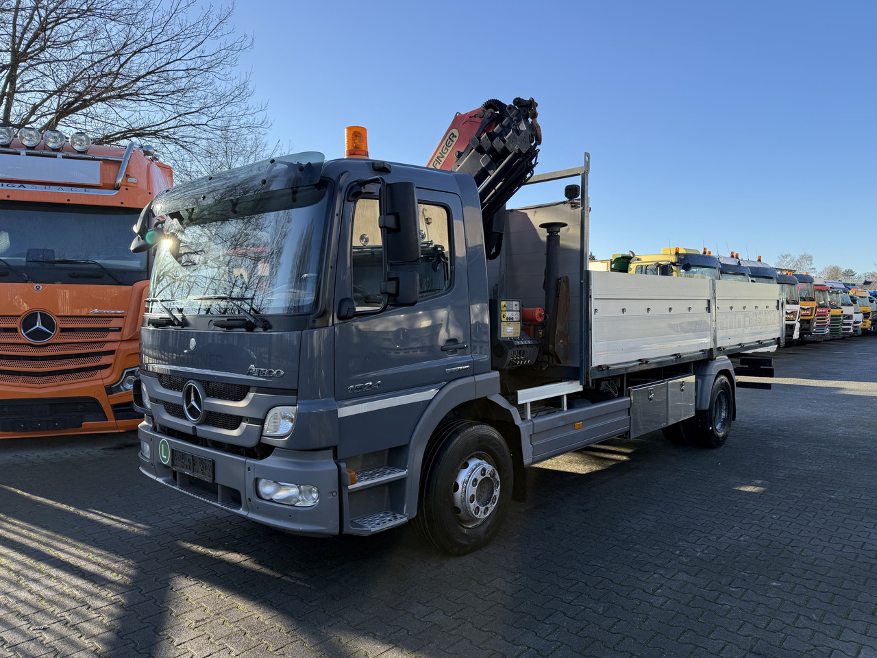 Mercedes-Benz Atego 1524 Palfinger 12002 bis 19 Meter - Vrachtwagen met open laadbak, Kraanwagen: afbeelding 1 Mercedes-Benz Atego 1524 Palfinger 12002 bis 19 Meter - Vrachtwagen met open laadbak, Kraanwagen: afbeelding 1
