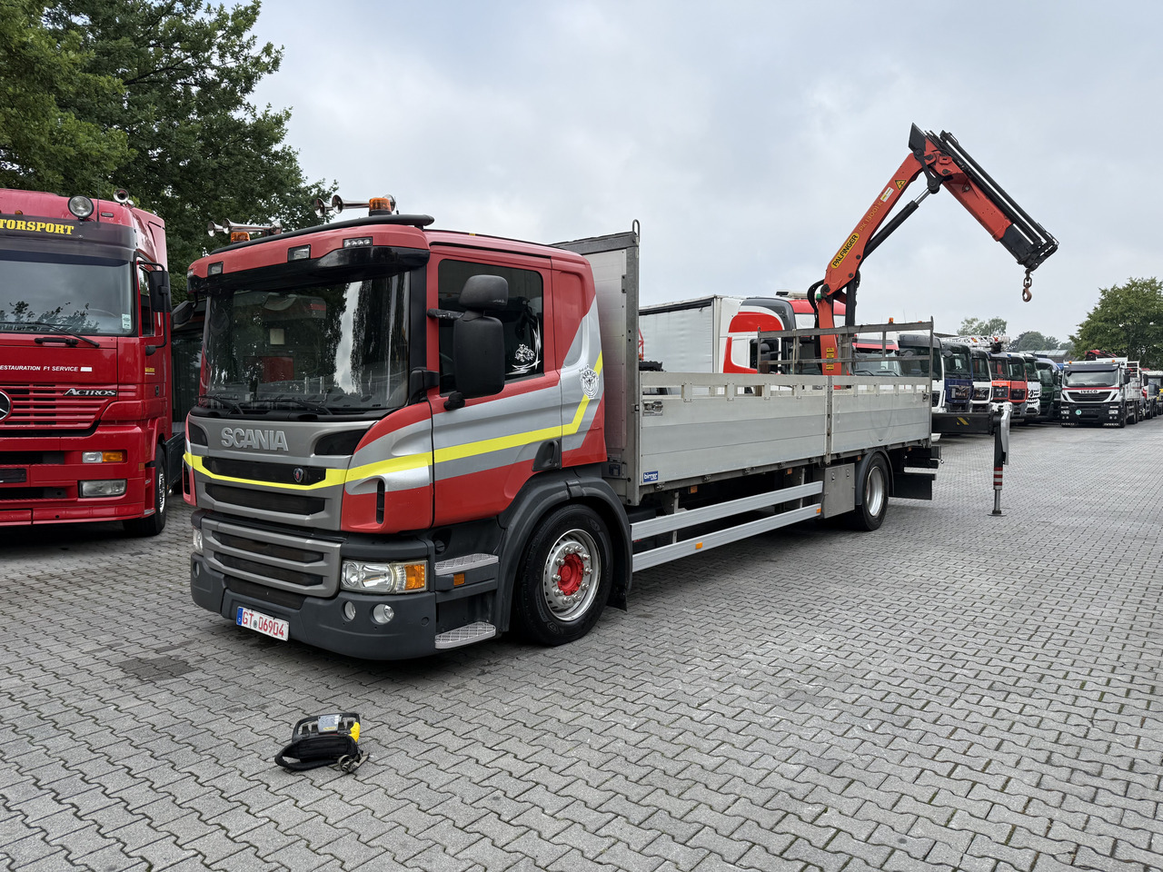 Vrachtwagen met open laadbak, Kraanwagen Scania P410 4X2 Palfinger PK 13001: afbeelding 12