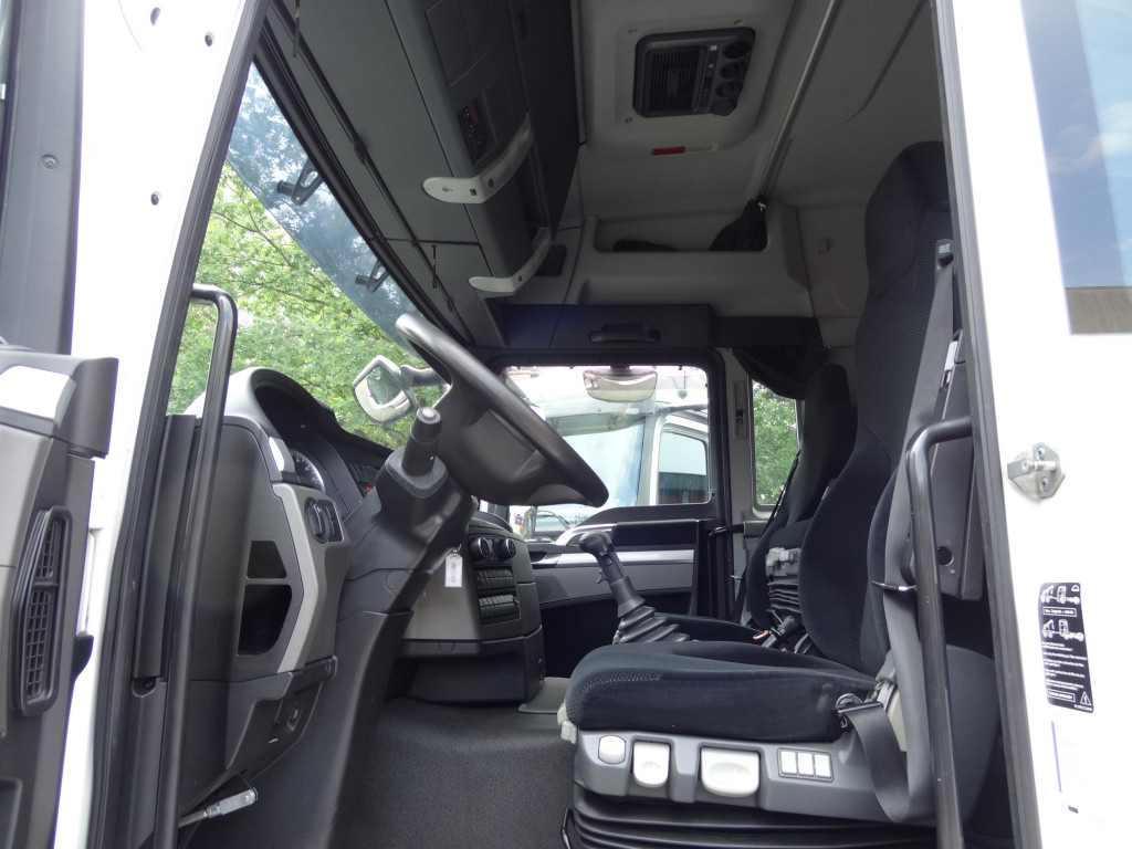 MAN TGS 18.320 LLS Fahrschule/ driving school - Trekker: afbeelding 2 MAN TGS 18.320 LLS Fahrschule/ driving school - Trekker: afbeelding 2