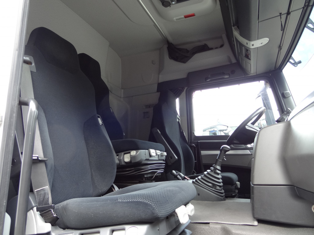 MAN TGS 18.320 LLS Fahrschule/ driving school - Trekker: afbeelding 3 MAN TGS 18.320 LLS Fahrschule/ driving school - Trekker: afbeelding 3