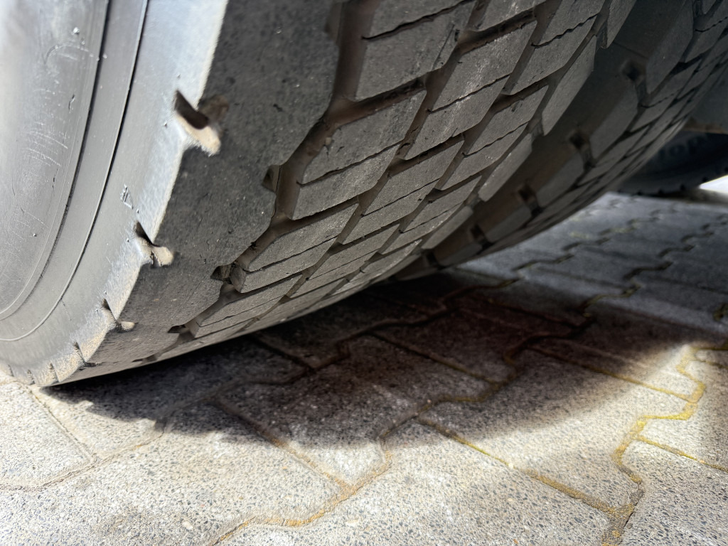 Mercedes-Benz Actros 1842LS Kran HMF 2020 bis 18 Meter - Trekker: afbeelding 3 Mercedes-Benz Actros 1842LS Kran HMF 2020 bis 18 Meter - Trekker: afbeelding 3