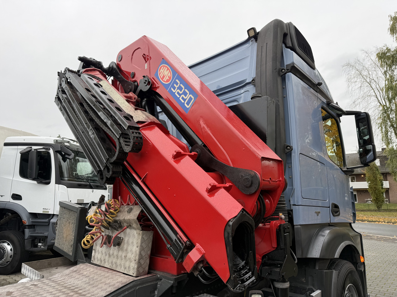 Mercedes-Benz Actros 2548 LS 6X2 Kran HMF 3220 bis 16 Meter - Trekker: afbeelding 2 Mercedes-Benz Actros 2548 LS 6X2 Kran HMF 3220 bis 16 Meter - Trekker: afbeelding 2