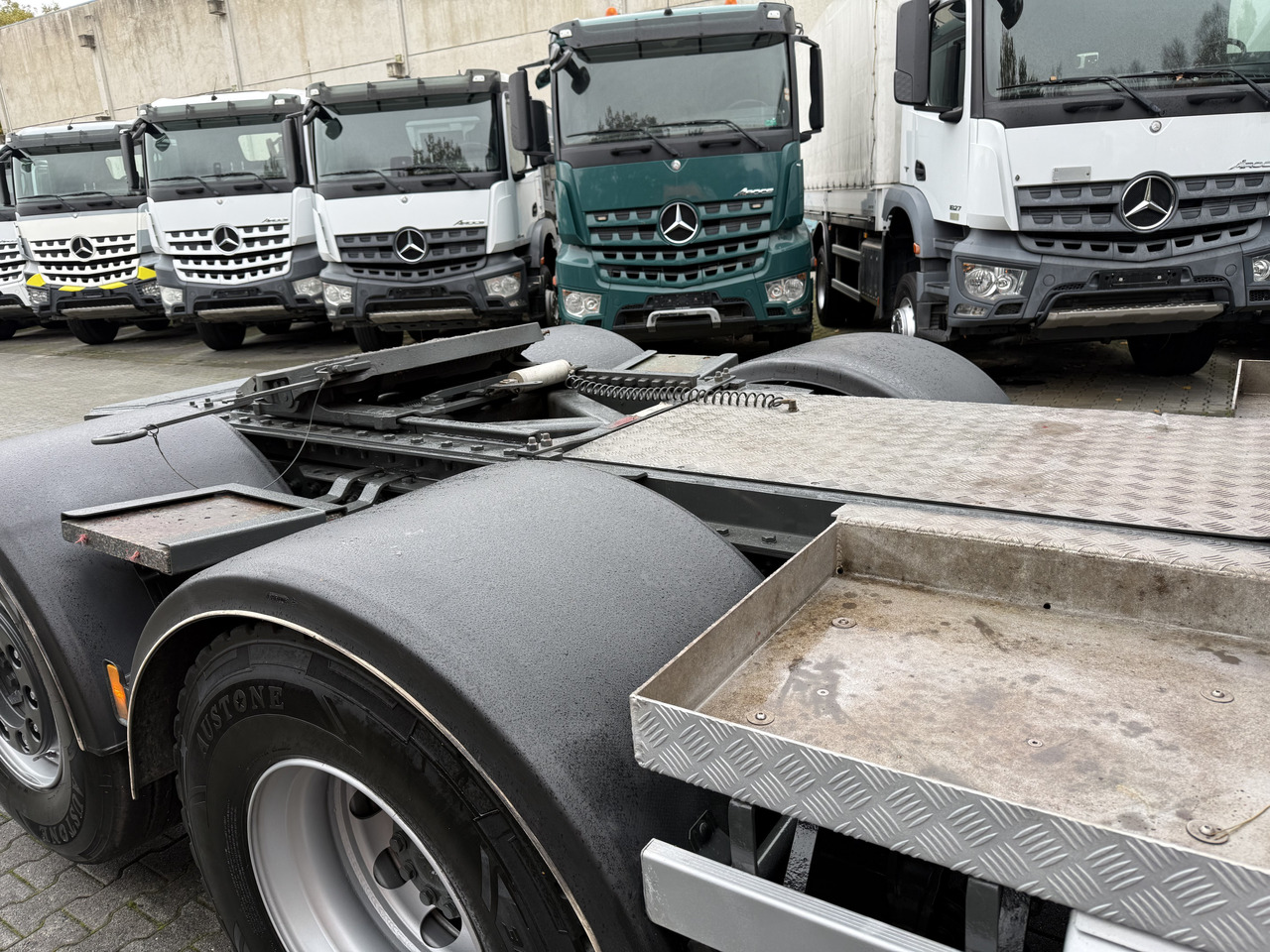 Mercedes-Benz Actros 2548 LS 6X2 Kran HMF 3220 bis 16 Meter - Trekker: afbeelding 3 Mercedes-Benz Actros 2548 LS 6X2 Kran HMF 3220 bis 16 Meter - Trekker: afbeelding 3