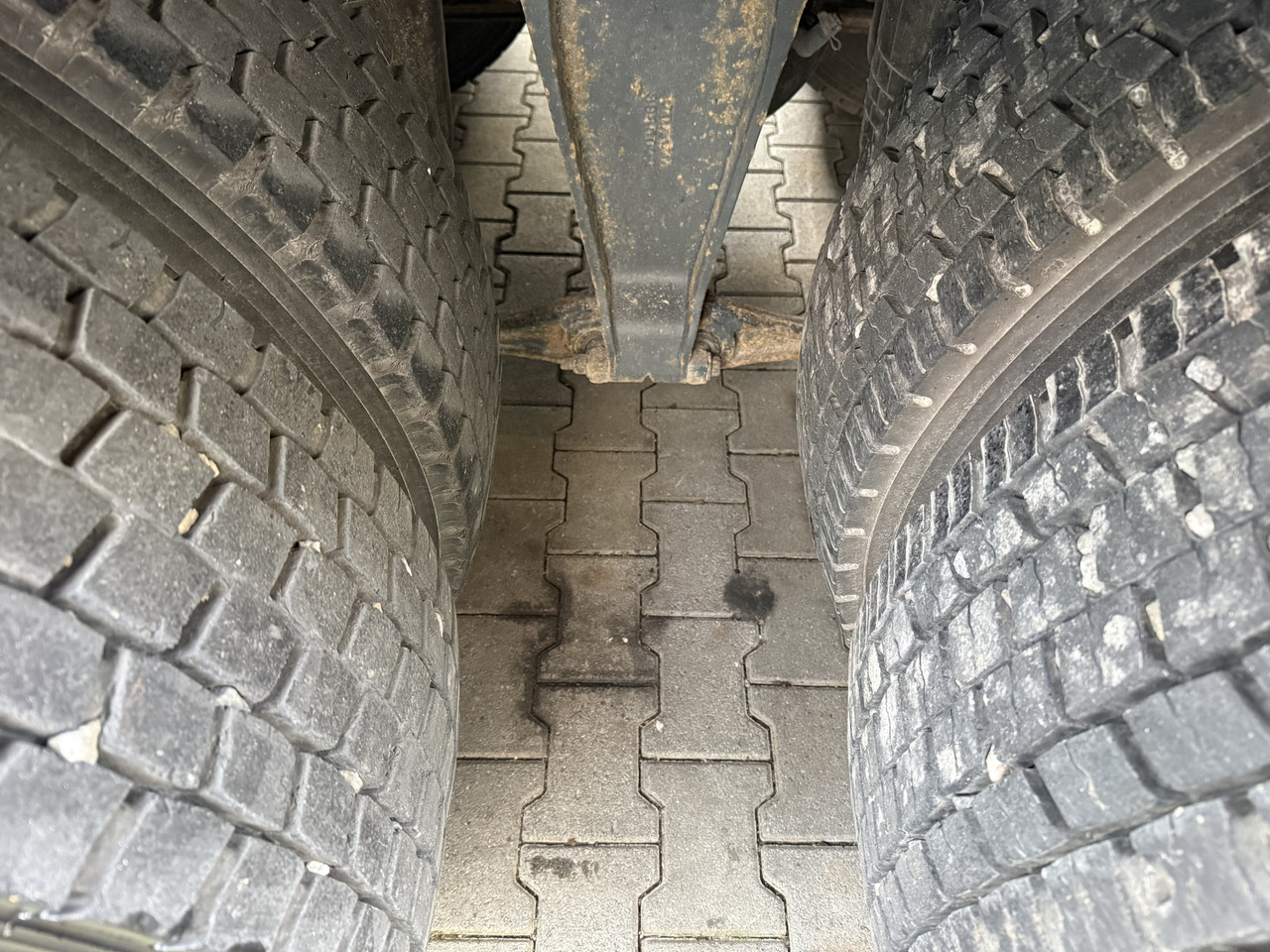 Leasing Volvo FM12 420 8X2 Kran PM 65026 bis 29 Meter Volvo FM12 420 8X2 Kran PM 65026 bis 29 Meter: afbeelding 7 Leasing Volvo FM12 420 8X2 Kran PM 65026 bis 29 Meter Volvo FM12 420 8X2 Kran PM 65026 bis 29 Meter: afbeelding 7