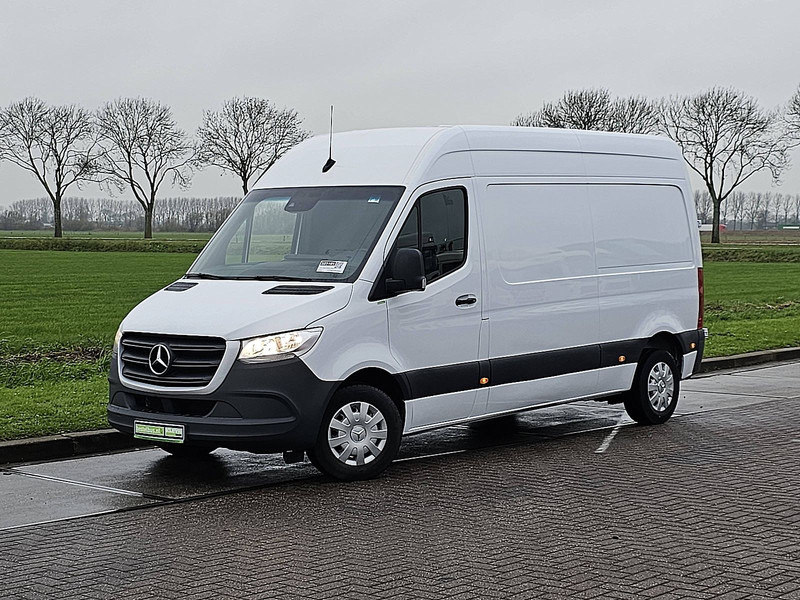 Mercedes-Benz Sprinter 215 ac automaat EURO6 - Gesloten bestelwagen: afbeelding 2 Mercedes-Benz Sprinter 215 ac automaat EURO6 - Gesloten bestelwagen: afbeelding 2