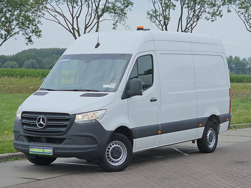 Mercedes-Benz Sprinter 319 L2H2 V6 3.5t-Trekh. - Gesloten bestelwagen: afbeelding 2 Mercedes-Benz Sprinter 319 L2H2 V6 3.5t-Trekh. - Gesloten bestelwagen: afbeelding 2
