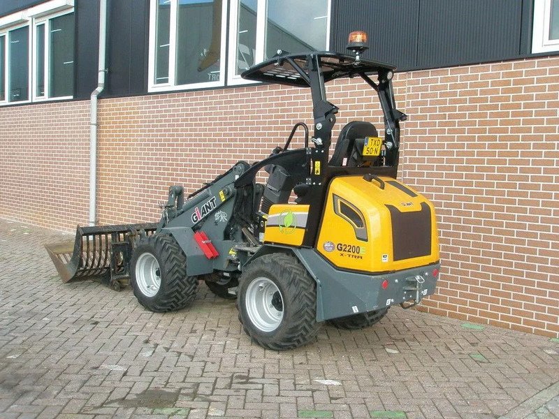 Giant G2200E - Compacte rupslader: afbeelding 2 Giant G2200E - Compacte rupslader: afbeelding 2