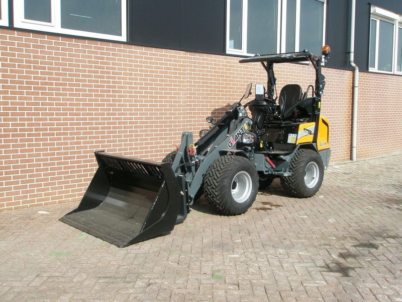 Giant G2500 - Compacte rupslader: afbeelding 1 Giant G2500 - Compacte rupslader: afbeelding 1