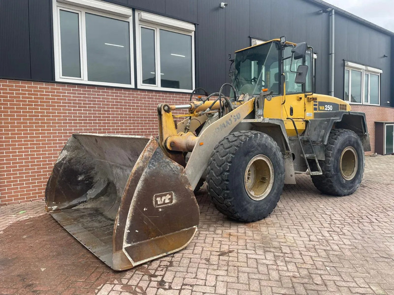 Komatsu WA250-5 - Wiellader: afbeelding 1 Komatsu WA250-5 - Wiellader: afbeelding 1