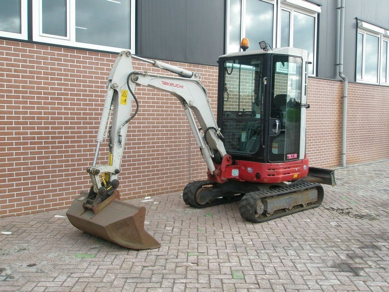 Takeuchi TB23R - Minigraafmachine: afbeelding 1 Takeuchi TB23R - Minigraafmachine: afbeelding 1
