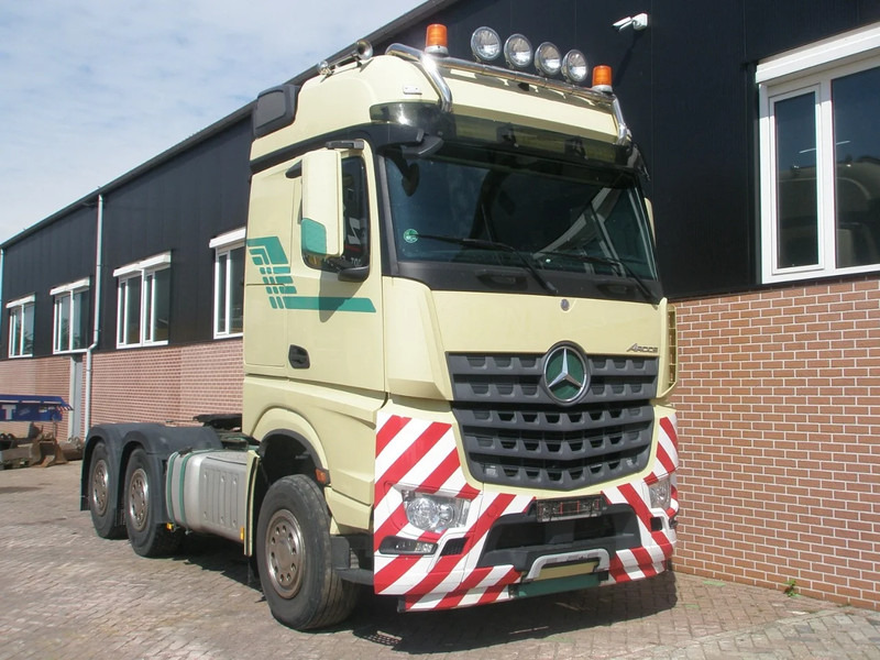 Mercedes-Benz Arocs 3351 3351 120 Ton - Trekker: afbeelding 4 Mercedes-Benz Arocs 3351 3351 120 Ton - Trekker: afbeelding 4