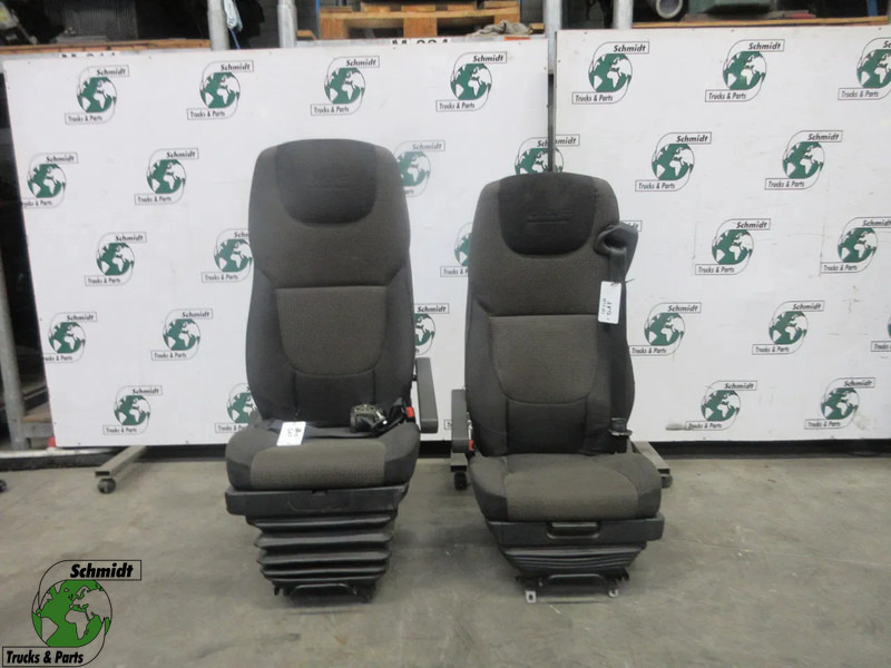 DAF 1710410 // 1707550 STOELEN SET DAF LF 210 EURO 6 MODEL 2020 - Zitplaats voor Vrachtwagen: afbeelding 1 DAF 1710410 // 1707550 STOELEN SET DAF LF 210 EURO 6 MODEL 2020 - Zitplaats voor Vrachtwagen: afbeelding 1