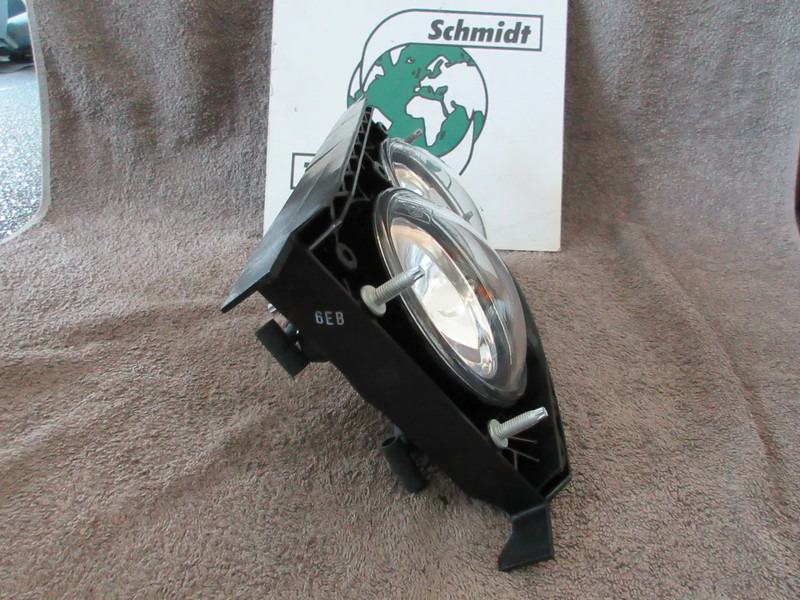 DAF 1725272 // 1725270 // 1725271 // 1725273 MISTLAMP NIEUWE LINKS & RECHTS DAF XF CF LF EURO 5 - Mistlamp voor Vrachtwagen: afbeelding 2 DAF 1725272 // 1725270 // 1725271 // 1725273 MISTLAMP NIEUWE LINKS & RECHTS DAF XF CF LF EURO 5 - Mistlamp voor Vrachtwagen: afbeelding 2