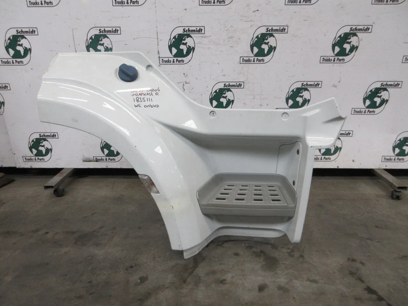 DAF 1835111 INSTAPKAST GROTE DAF CF 410 EURO 6 RECHTS - Cabine en interieur voor Vrachtwagen: afbeelding 5 DAF 1835111 INSTAPKAST GROTE DAF CF 410 EURO 6 RECHTS - Cabine en interieur voor Vrachtwagen: afbeelding 5
