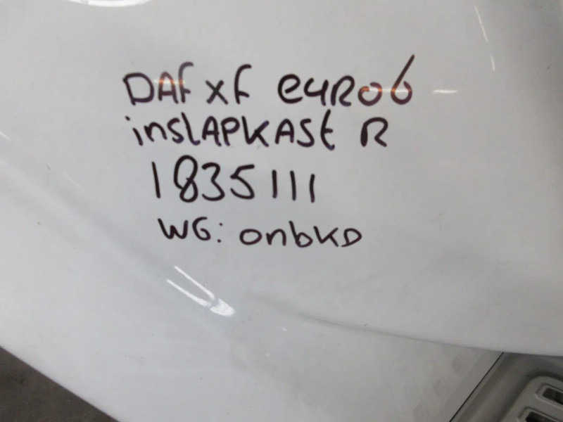 DAF 1835111 INSTAPKAST GROTE DAF CF 410 EURO 6 RECHTS - Cabine en interieur voor Vrachtwagen: afbeelding 3 DAF 1835111 INSTAPKAST GROTE DAF CF 410 EURO 6 RECHTS - Cabine en interieur voor Vrachtwagen: afbeelding 3