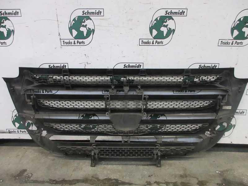 DAF 1886592 / 2046503 ONDERGRILL DAF CF SERIE MODEL 2020 - Rooster voor Vrachtwagen: afbeelding 2 DAF 1886592 / 2046503 ONDERGRILL DAF CF SERIE MODEL 2020 - Rooster voor Vrachtwagen: afbeelding 2